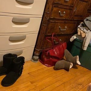 Meet your Posher, Mona